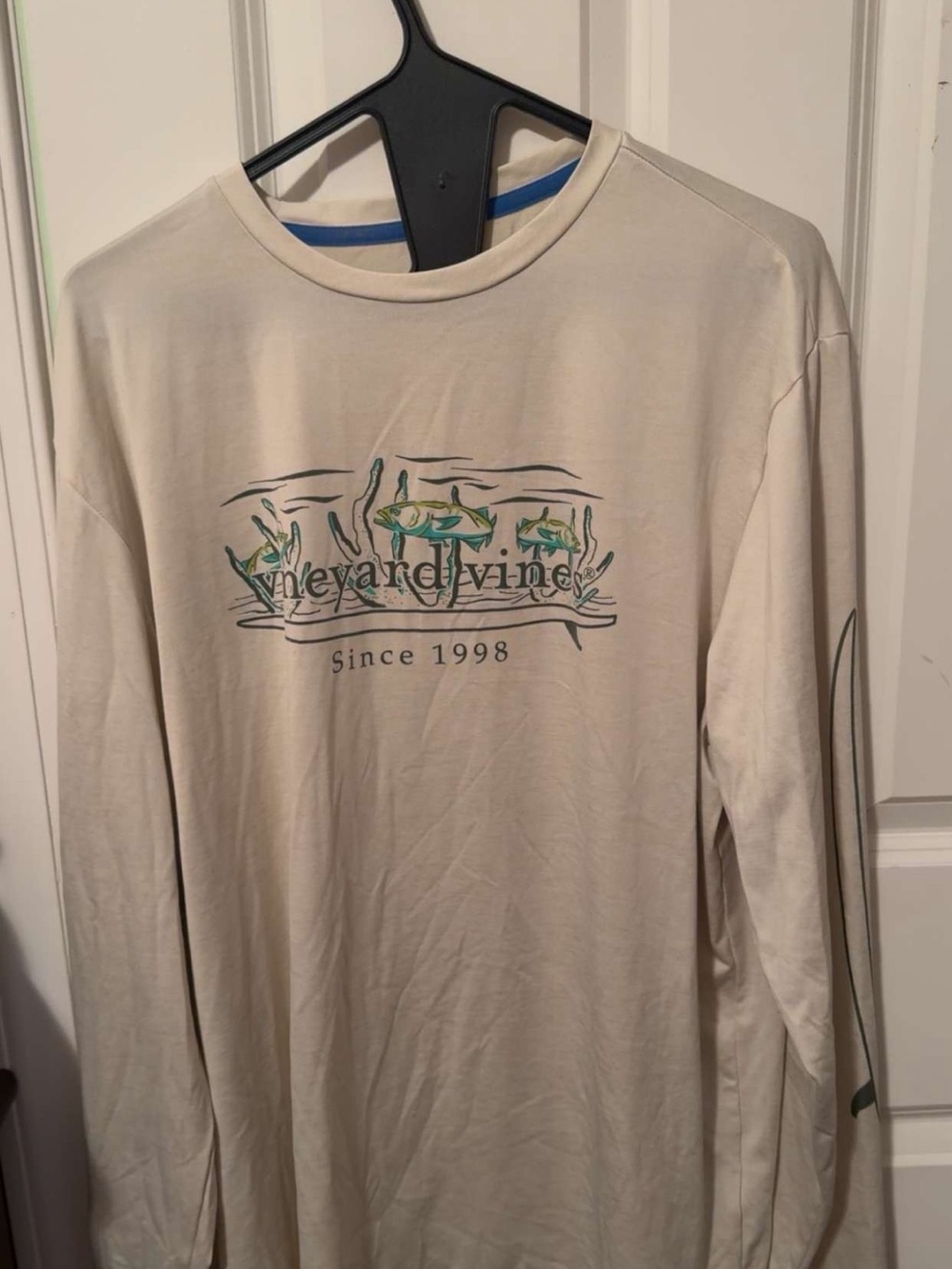 Vineyard Vines Long-Sleeve Crewneck Shirt in Cream with Green Graphic
